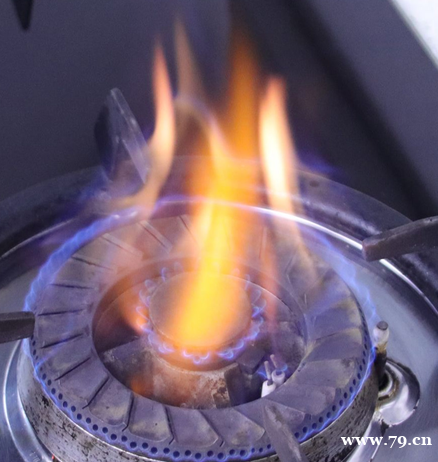 燃气灶的火苗忽大忽小是什么原因